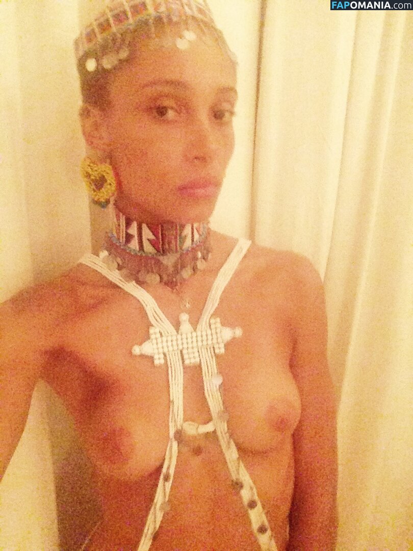 Adwoa Aboah Desnudo Foto filtrada #28