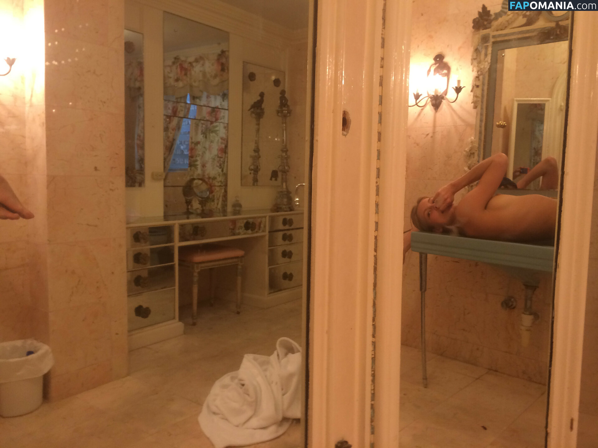 Allegra Carpenter Desnudo Foto filtrada #19