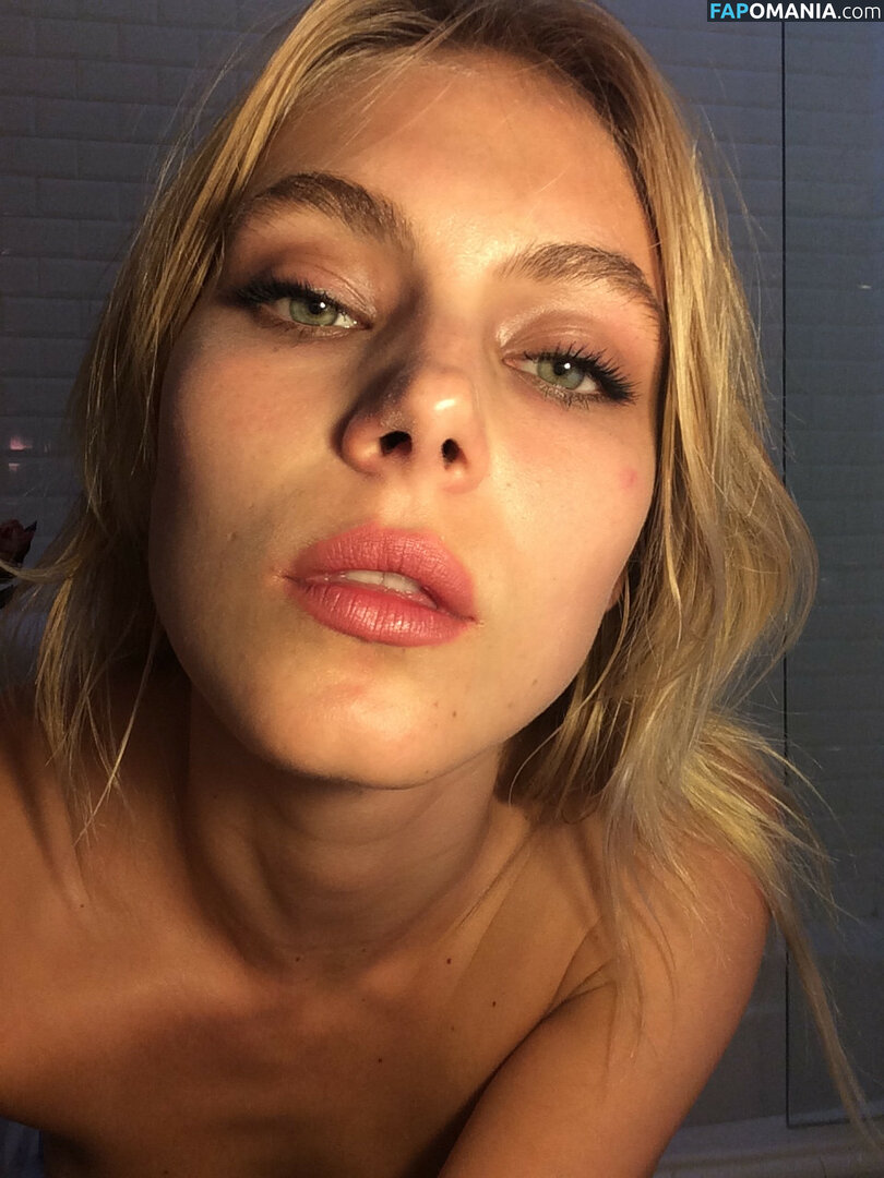 Allegra Carpenter Desnudo Foto filtrada #68