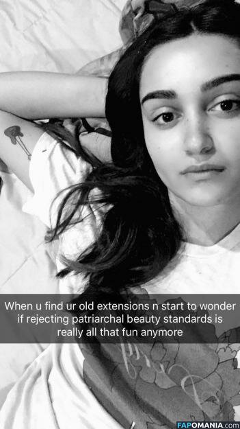 Ariela Barer Desnudo Foto filtrada #10