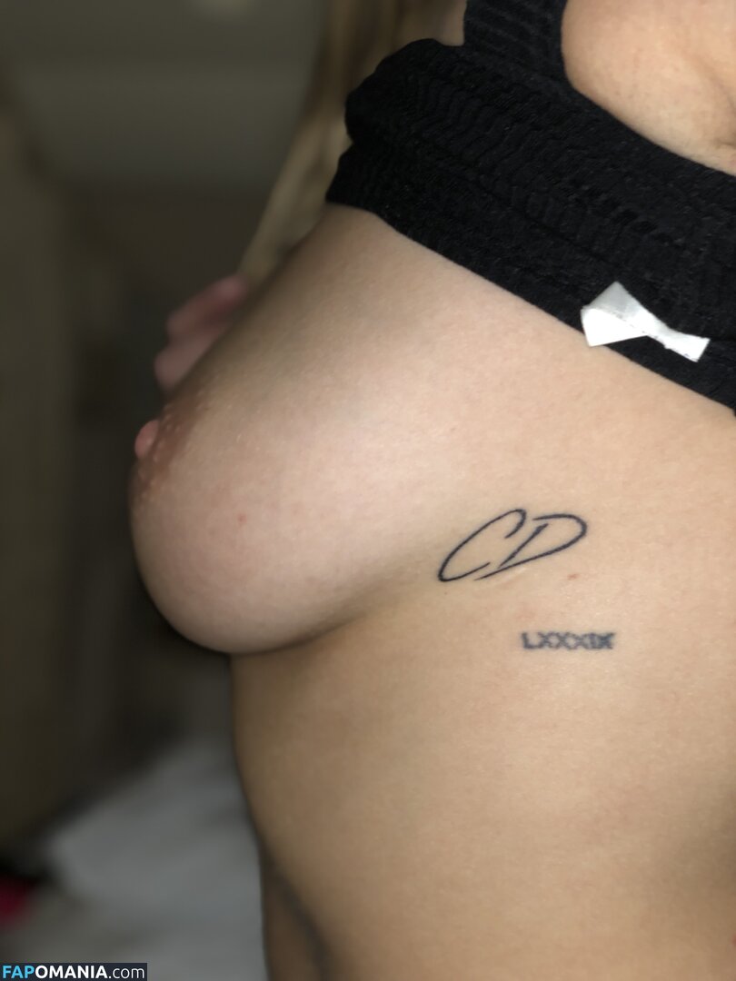 Ashley Benson And Cara Delevingne Desnudo Foto filtrada #54