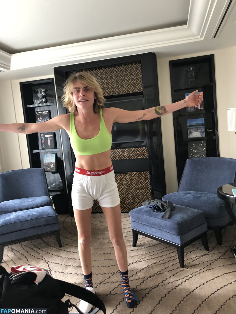 Ashley Benson And Cara Delevingne Desnudo Foto filtrada #57
