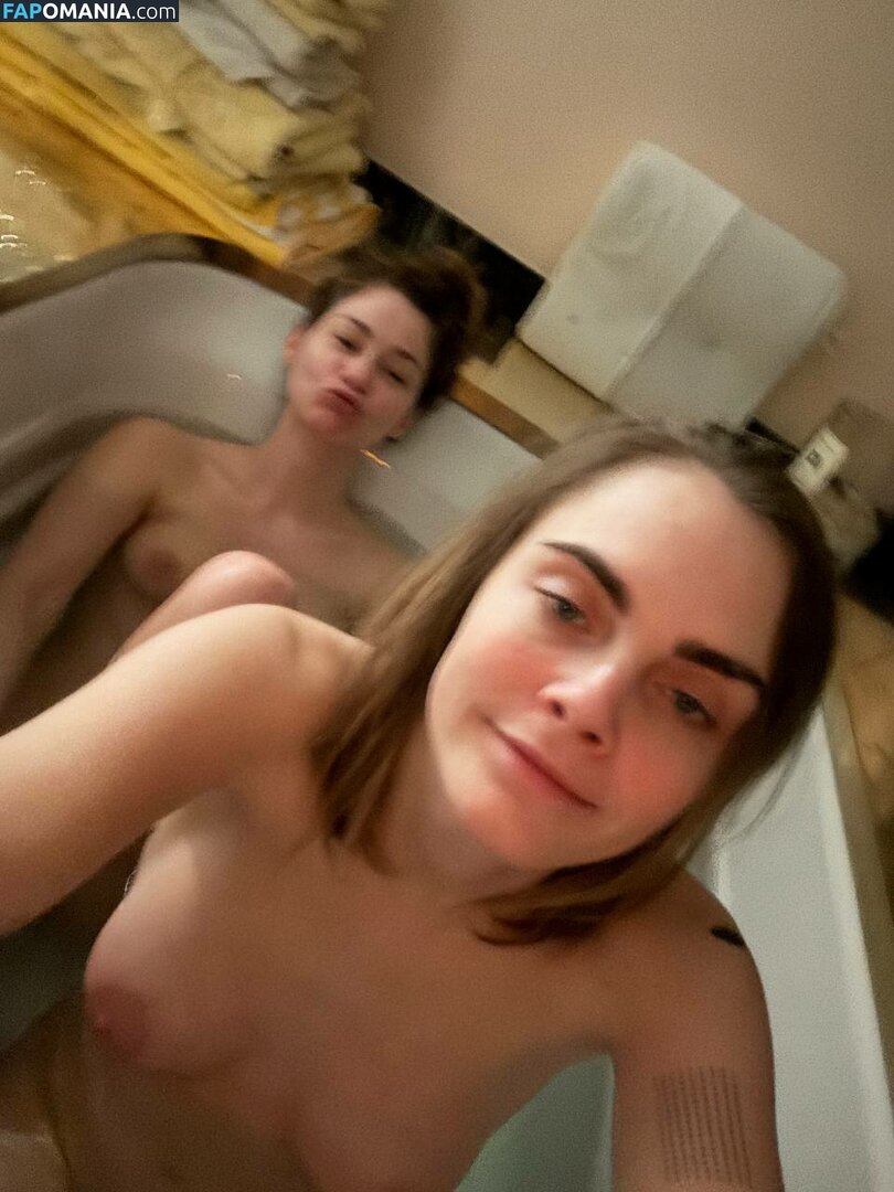 Ashley Benson And Cara Delevingne Desnudo Foto filtrada #69