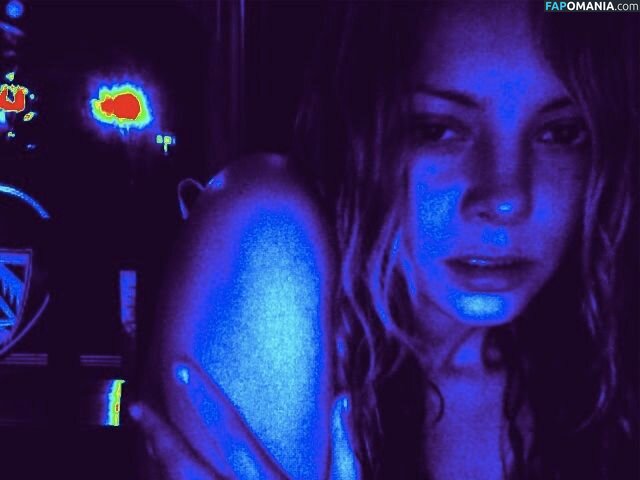 Bijou Phillips Desnudo Foto filtrada #17