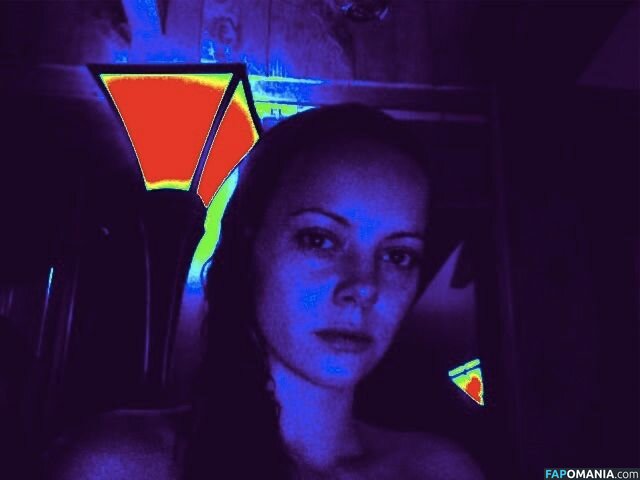 Bijou Phillips Desnudo Foto filtrada #18