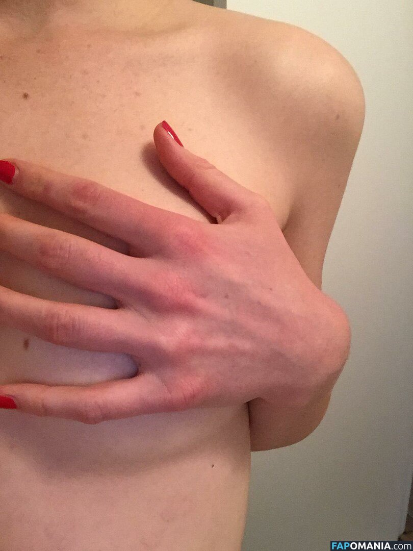 Bonnie Wright Desnudo Foto filtrada #23