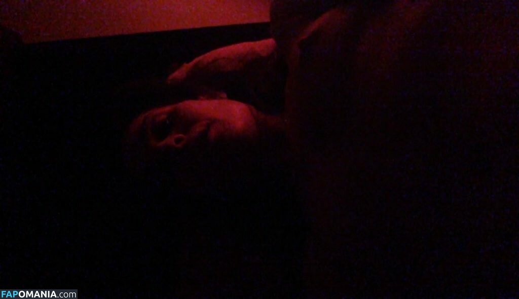 Carly Pope Desnudo Foto filtrada #7