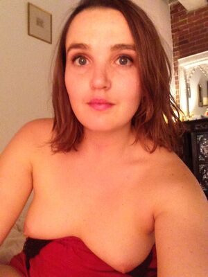 Chloe Fineman