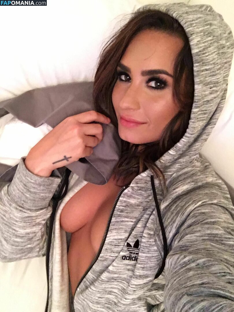 Demi Lovato Desnudo Foto filtrada #7