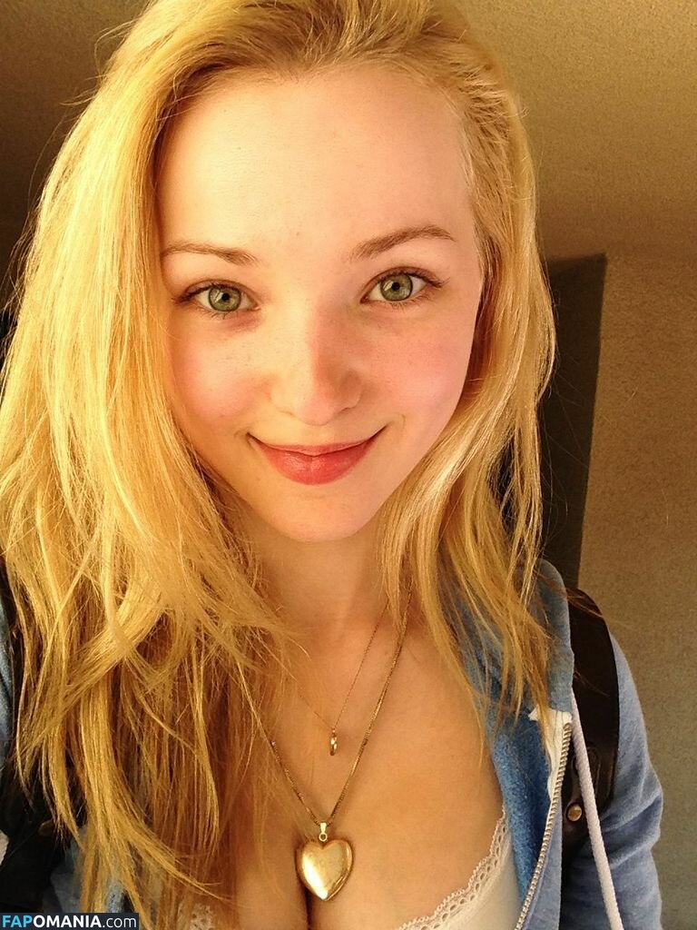 Dove Cameron Desnudo Foto filtrada #1