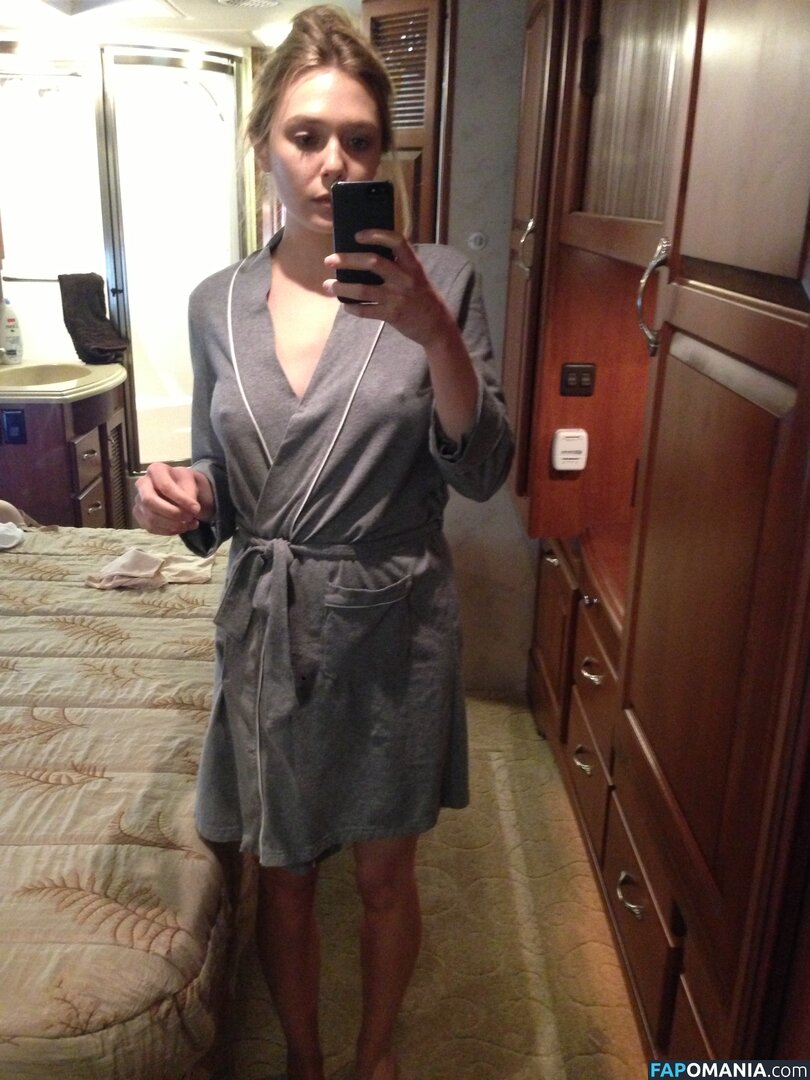 Elizabeth Olsen Desnudo Foto filtrada #3