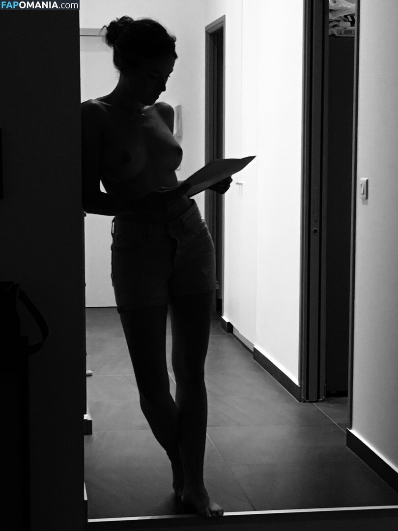 Elodie Fontan Desnudo Foto filtrada #11