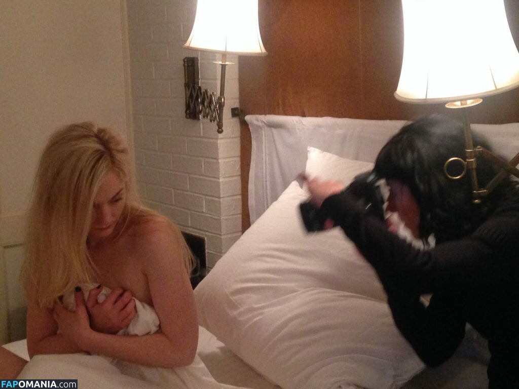 Emily Kinney Desnudo Foto filtrada #11