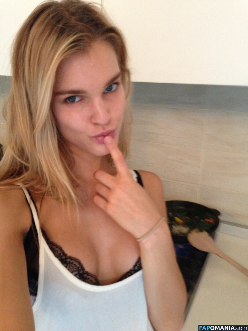 Joy Corrigan Desnudo Foto filtrada #3