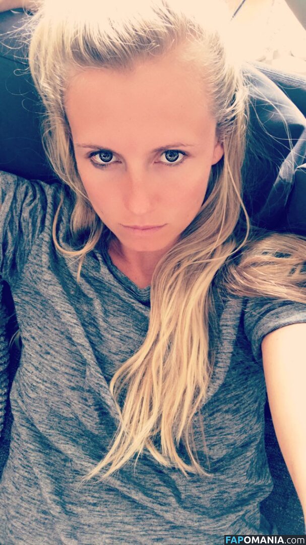 Julia Simic Desnudo Foto filtrada #20