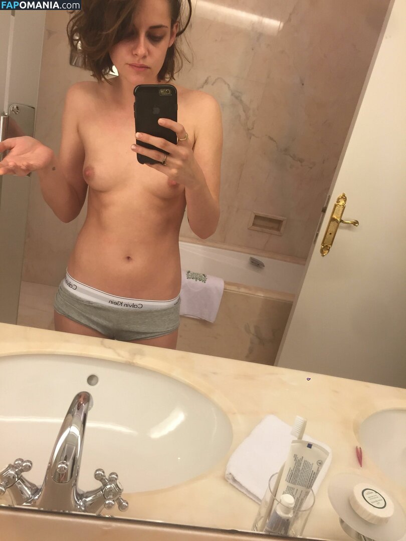 Kristen Stewart Desnudo Foto filtrada #240
