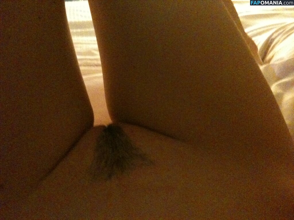 Krysten Ritter Desnudo Foto filtrada #11