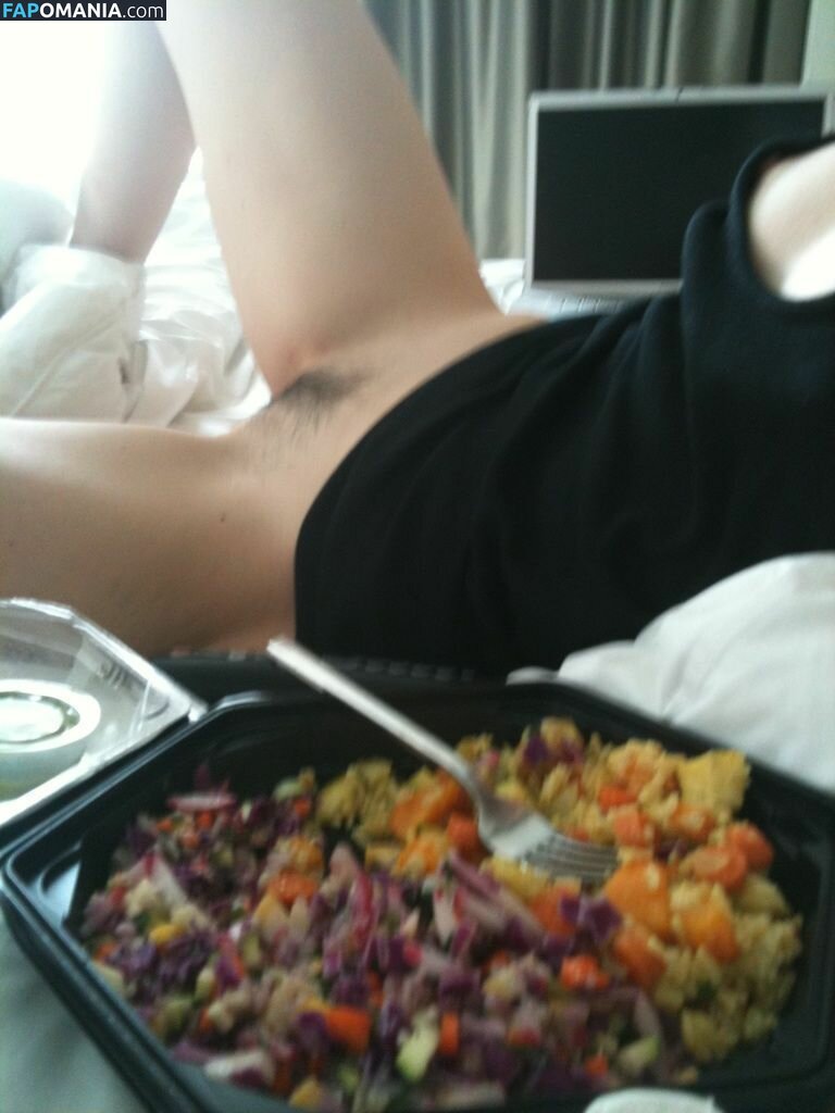 Krysten Ritter Desnudo Foto filtrada #12