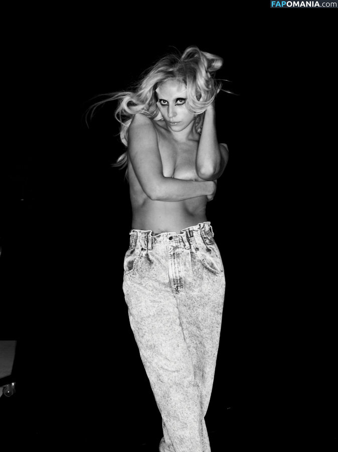 Lady Gaga Desnudo Foto filtrada #541