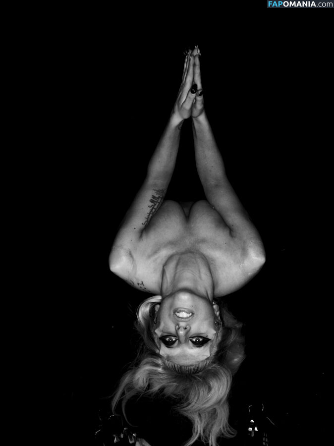 Lady Gaga Desnudo Foto filtrada #555