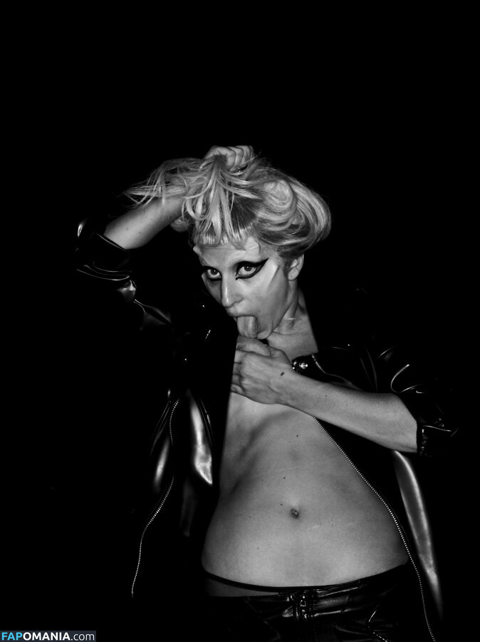 Lady Gaga Desnudo Foto filtrada #556