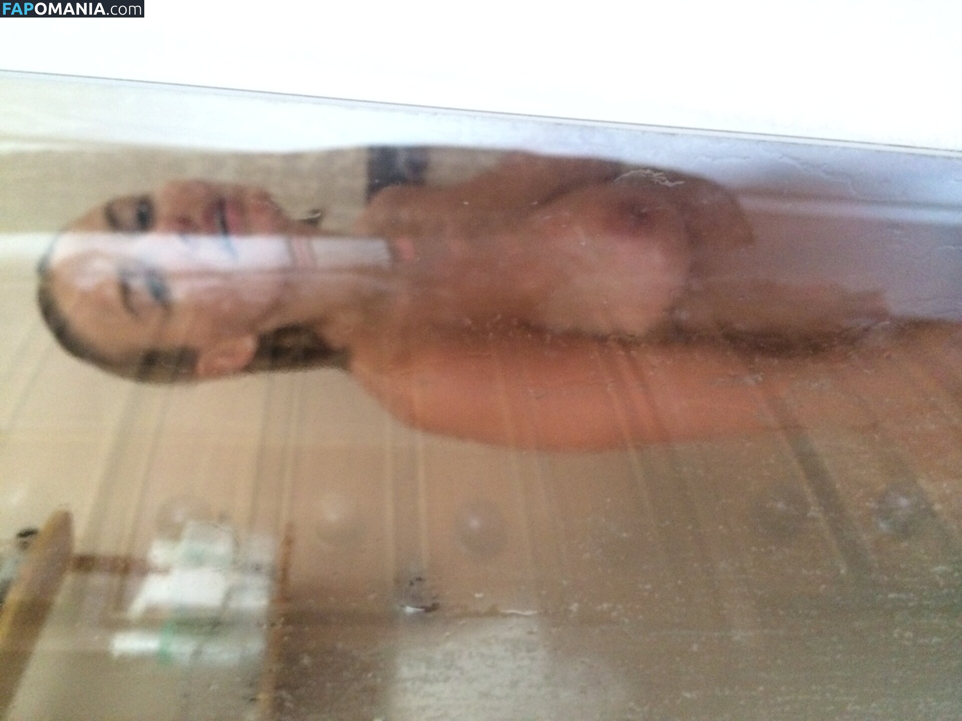 Lara Bingle Desnudo Foto filtrada #226