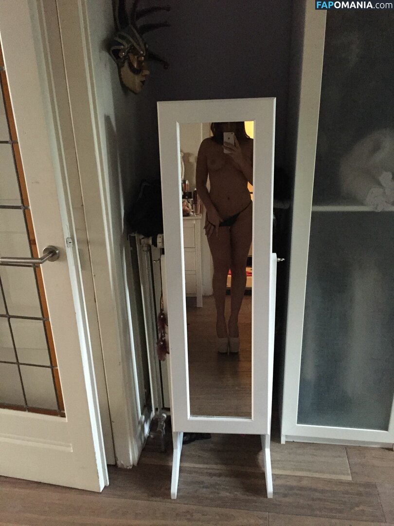 Laura Ponticorvo Desnudo Foto filtrada #12