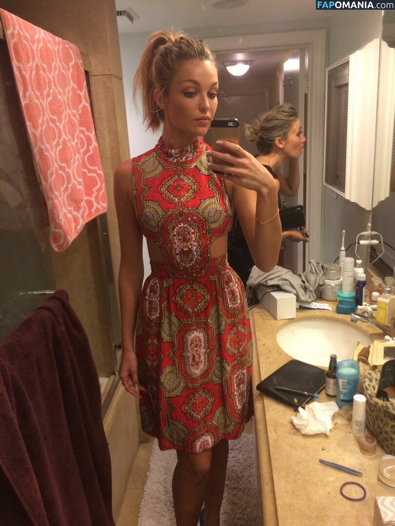 Lili Simmons Desnudo Foto filtrada #30