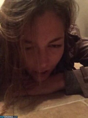 Lili Simmons Desnudo Foto filtrada #45