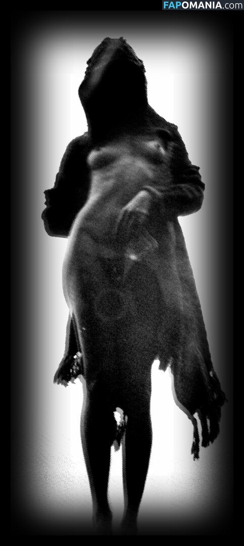 Maggie Q Desnudo Foto filtrada #8