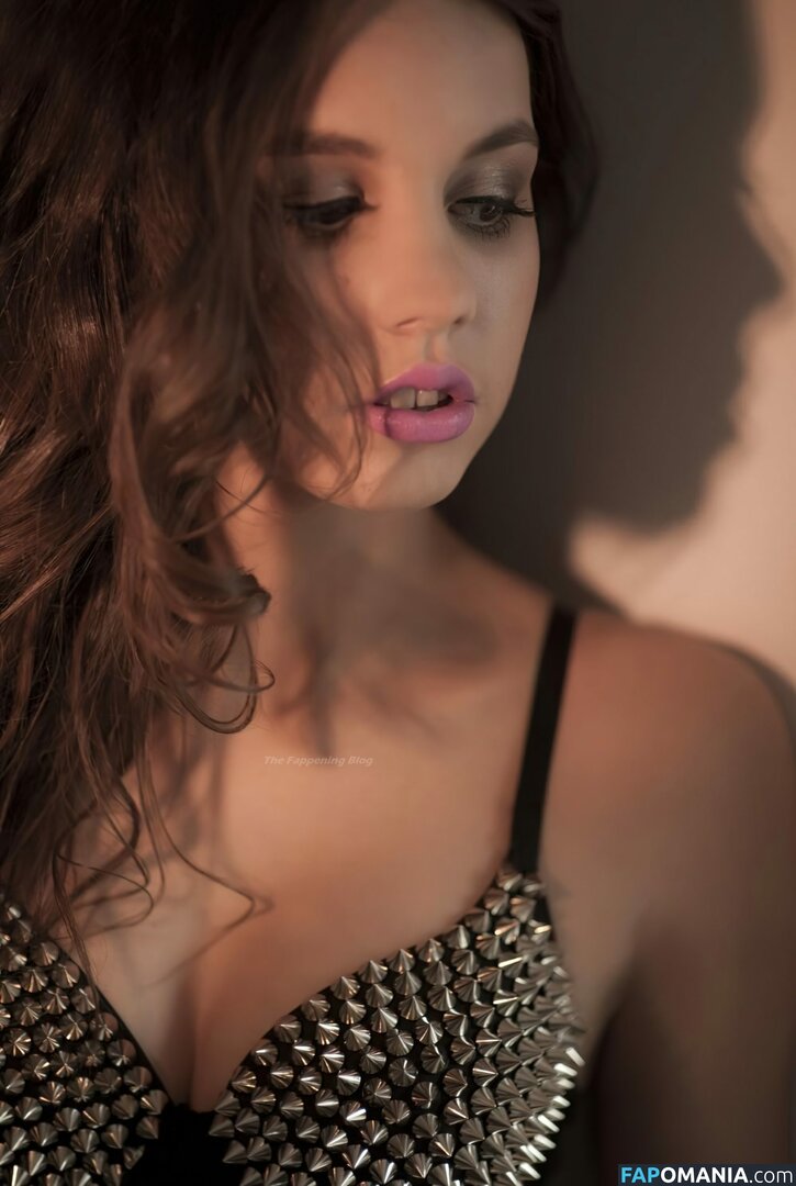 Michaela Doubravova Desnudo Foto filtrada #10