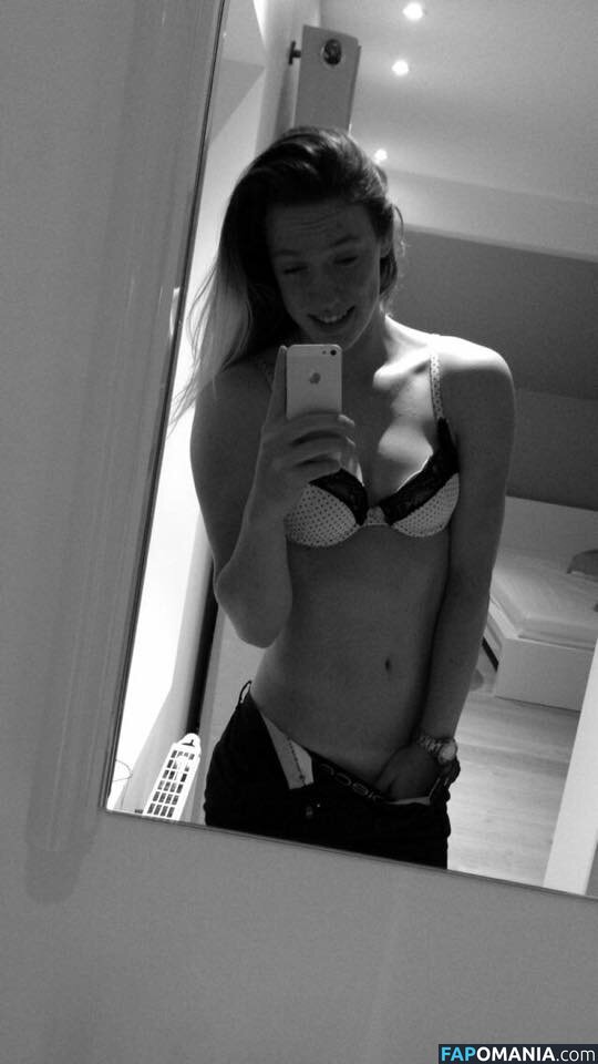 Monika Van De Vondel Desnudo Foto filtrada #10