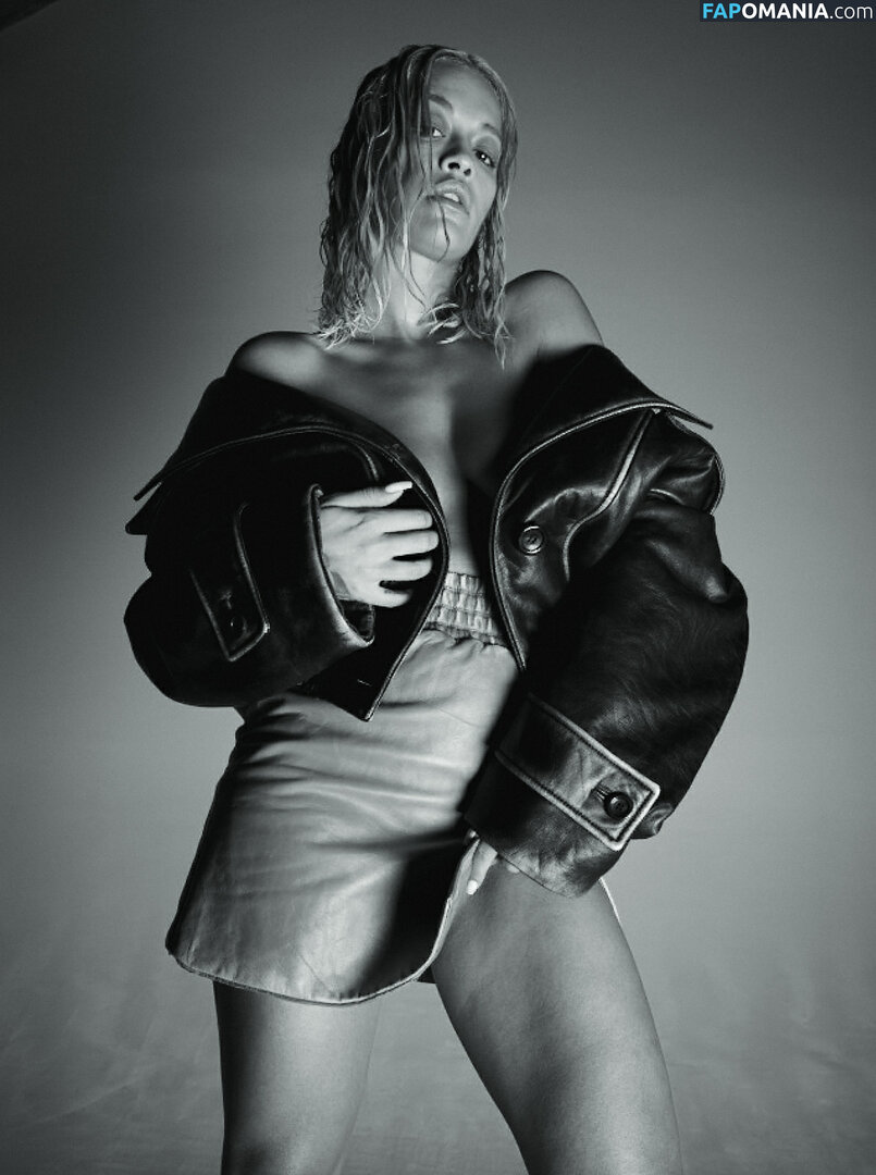 Rita Ora Desnudo Foto filtrada #103