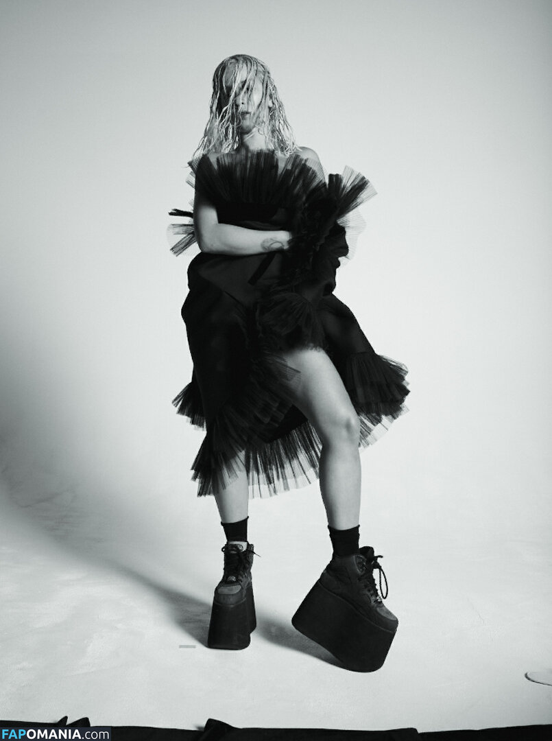 Rita Ora Desnudo Foto filtrada #111