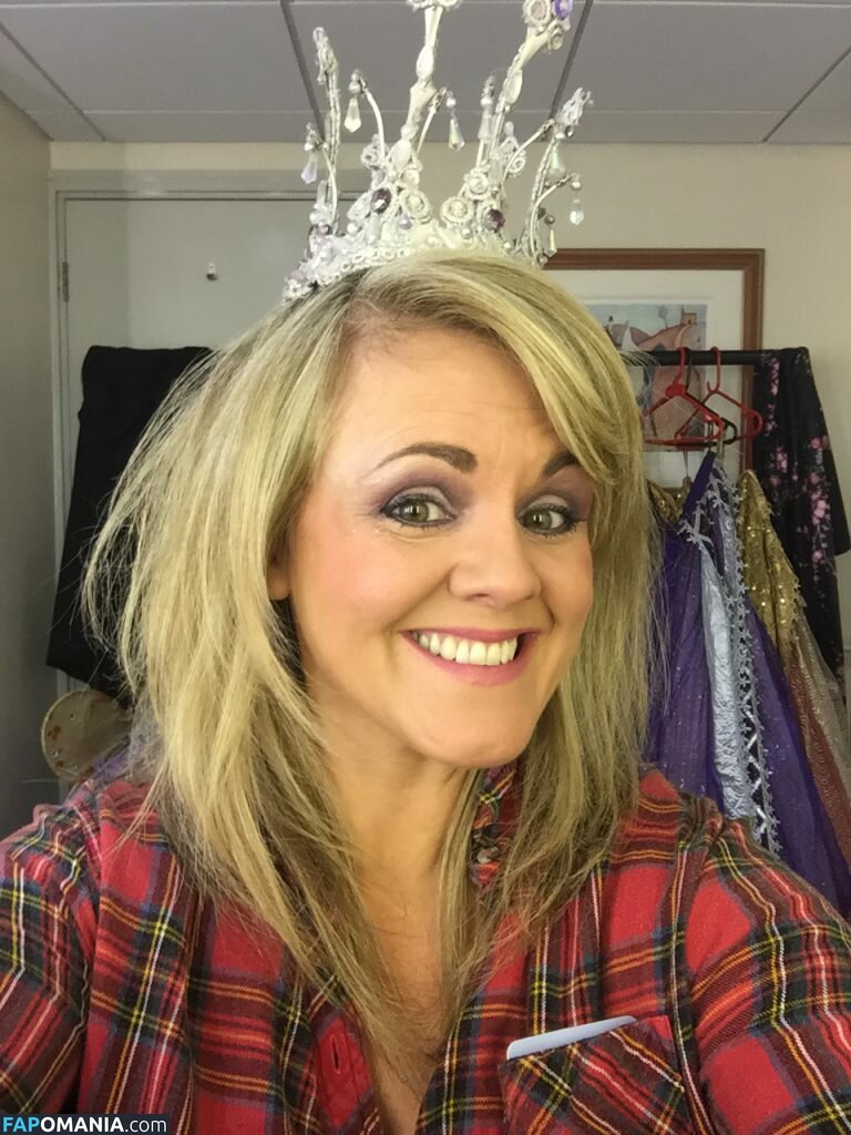 Sally Lindsay Desnudo Foto filtrada #1