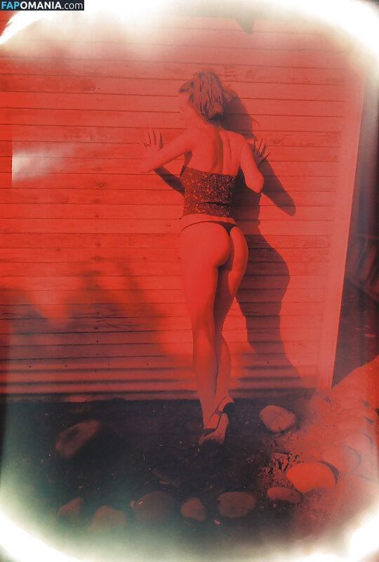 Salome Stevenin Desnudo Foto filtrada #11