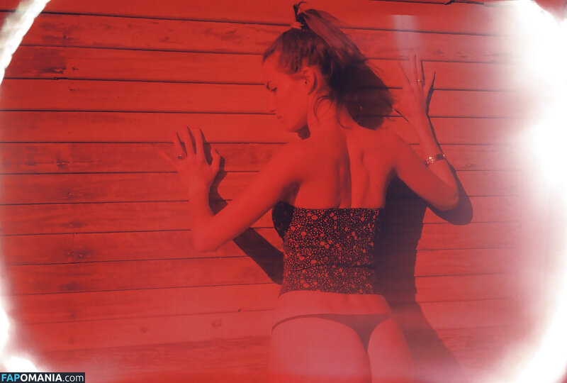 Salome Stevenin Desnudo Foto filtrada #17