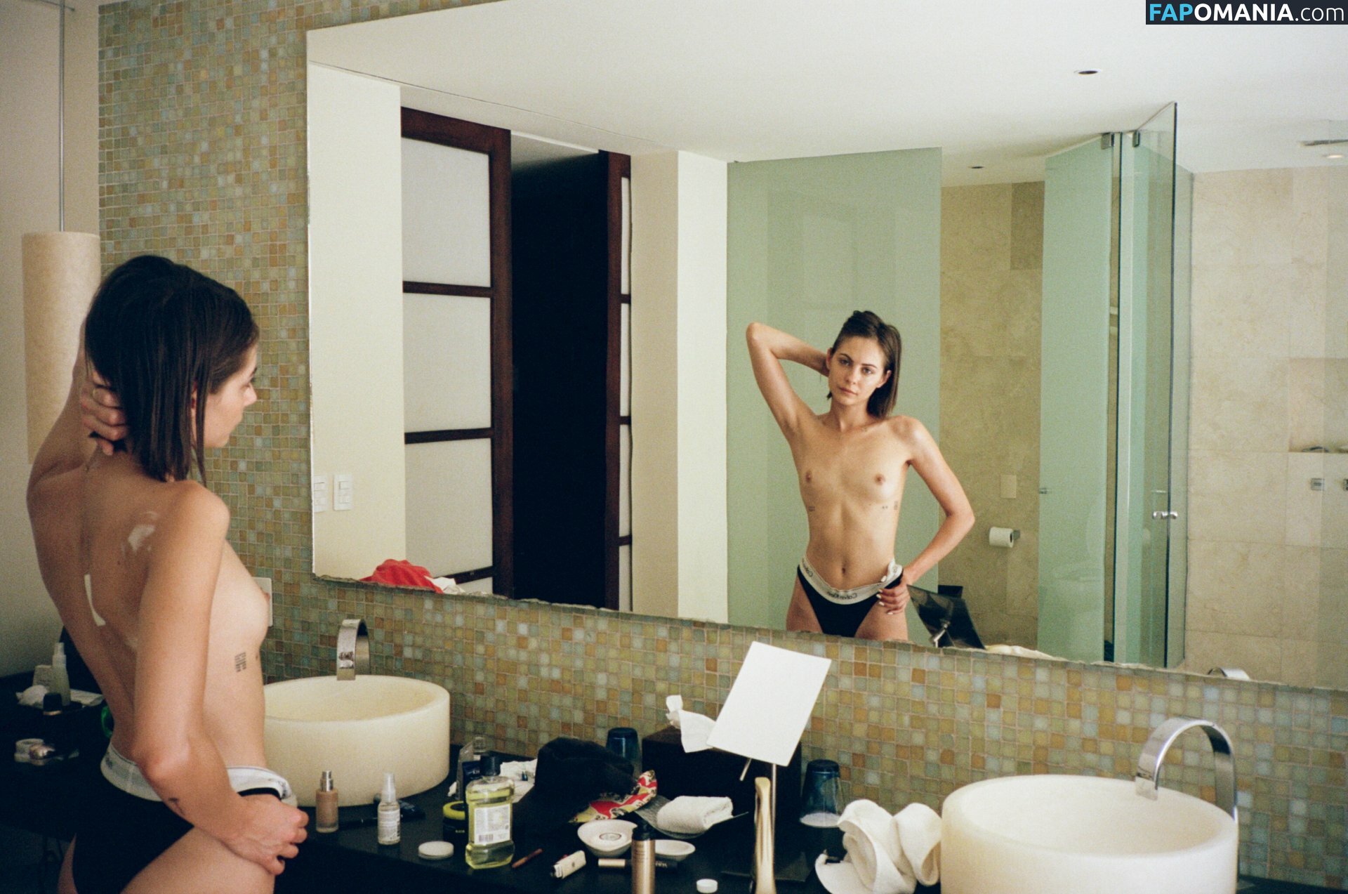 Willa Holland Desnudo Foto filtrada #39