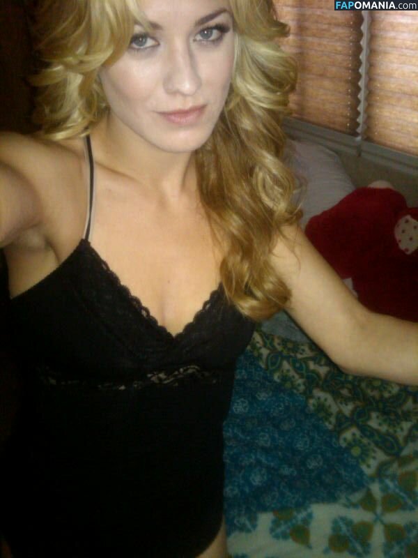 Yvonne Strahovski Desnudo Foto filtrada #30