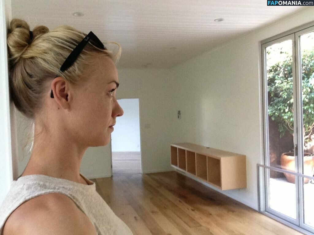 Yvonne Strahovski Desnudo Foto filtrada #34