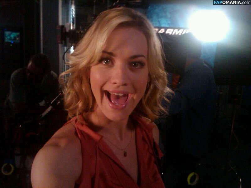 Yvonne Strahovski Desnudo Foto filtrada #47