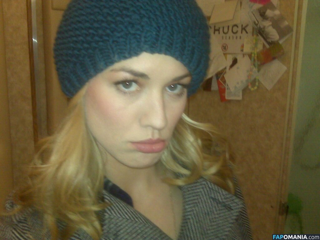 Yvonne Strahovski Desnudo Foto filtrada #58