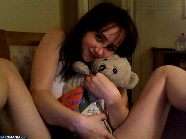 Zoe Kazan Desnudo Foto filtrada #15