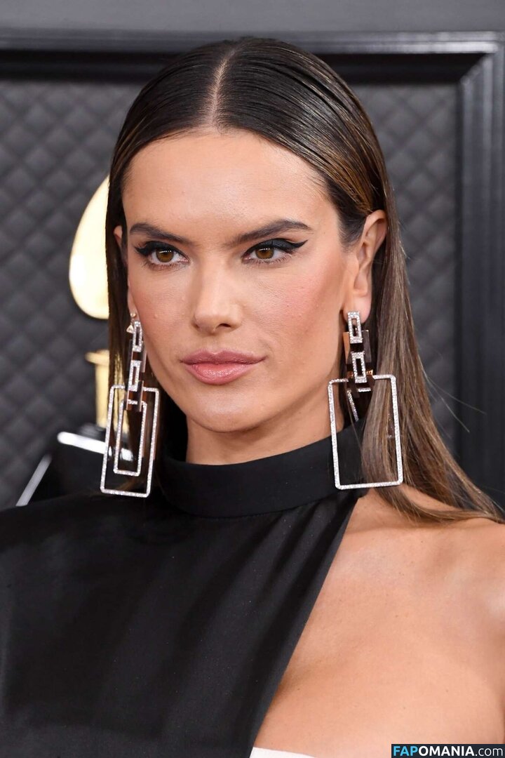 Alessandra / Alessandra Ambrosio / aleambrosio / alelovesanja / alessandraambrosio / https: Desnudo OnlyFans  Foto filtrada #1592