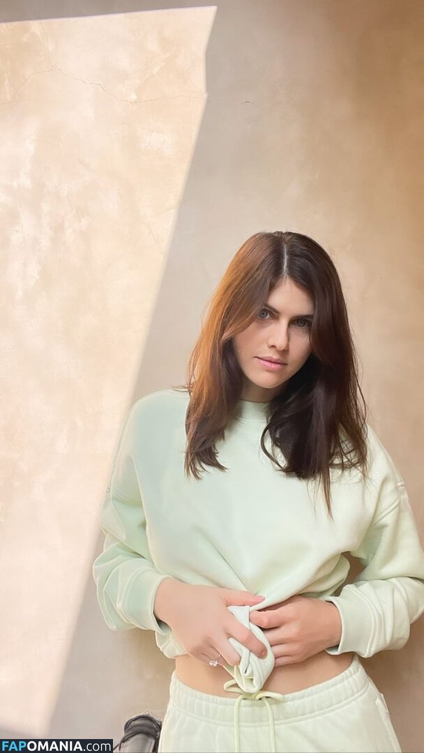 Alexandra Daddario / alexandradaddario Desnudo OnlyFans  Foto filtrada #2064