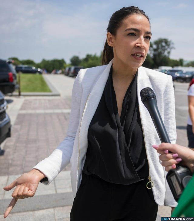AOC / Alexandria Ocasio-Cortez Desnudo OnlyFans  Foto filtrada #47