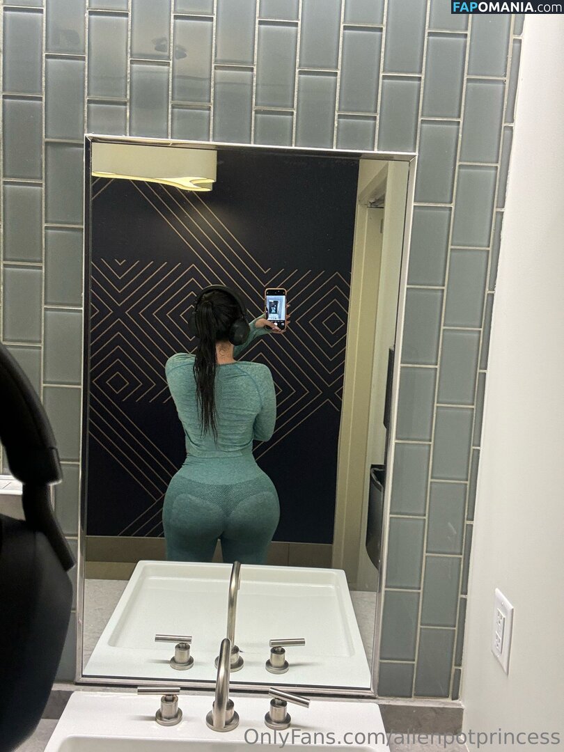 AlienPotPrincess / _alienpotprincess_ Desnudo OnlyFans  Foto filtrada #4