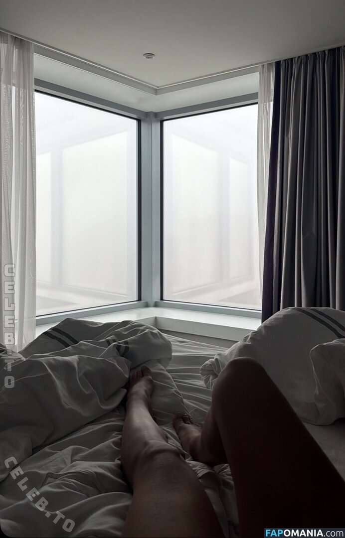 Almira Azemi / almira.azz / almirra.az Desnudo OnlyFans  Foto filtrada #10