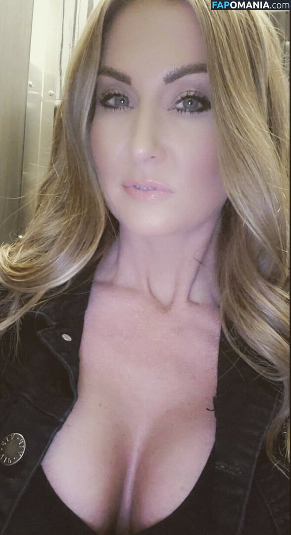 AmberHaines26 / Ambiedawn26 / Cougarfans3333 Desnudo OnlyFans  Foto filtrada #1