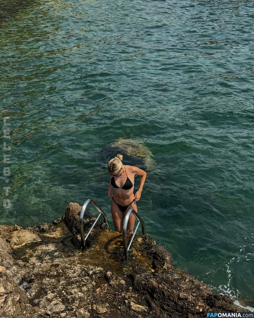 Anna Seidel / annaseidelshorttrack / darkredgrape Desnudo OnlyFans  Foto filtrada #8